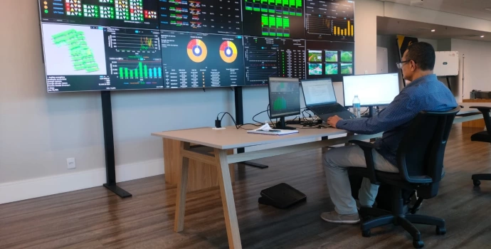 Sistema de Monitoramento Remoto e SCADA PV